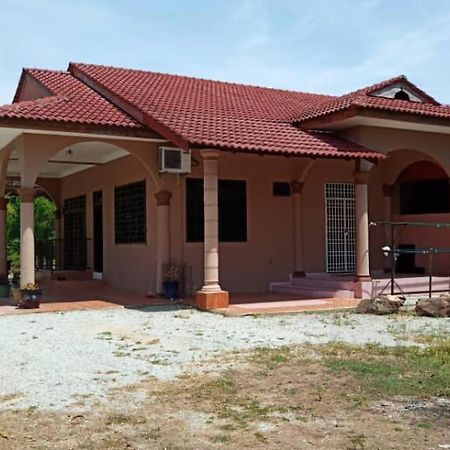 Homestay Zahra Sri Bayu Cherang Ruku Dış mekan fotoğraf