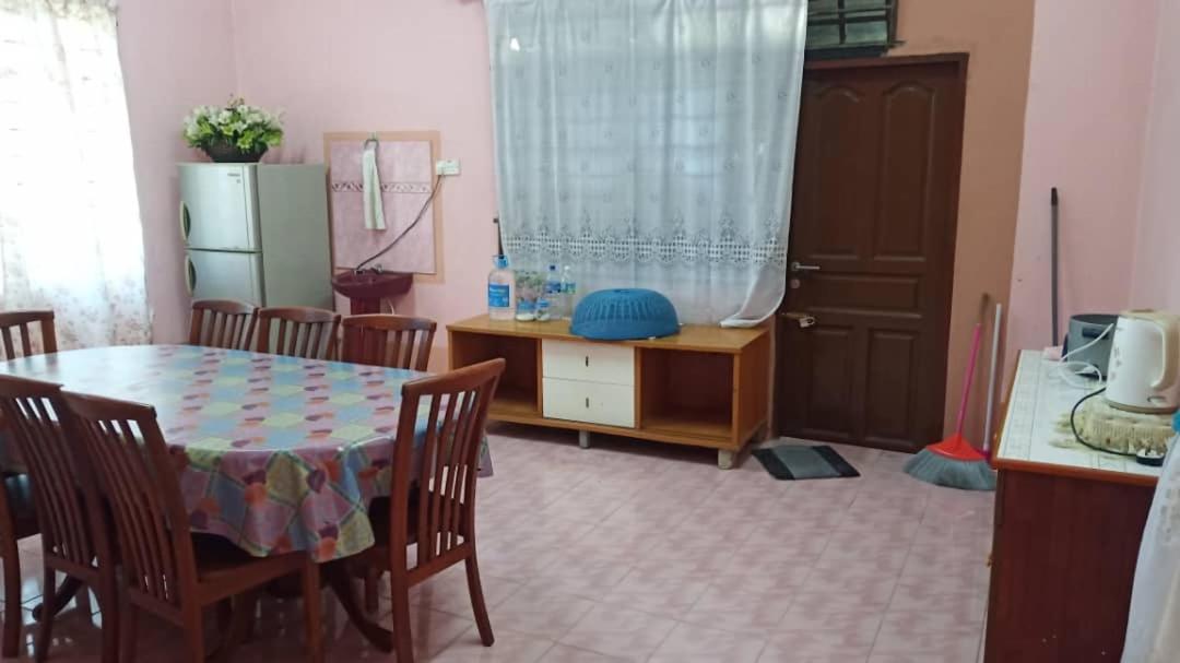 Homestay Zahra Sri Bayu Cherang Ruku Dış mekan fotoğraf